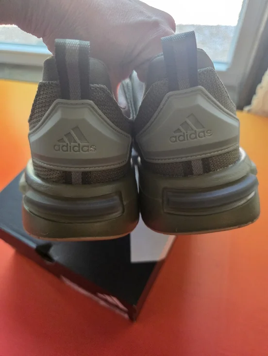 Brand New- Adidas Racer TR23. Mens Size 10.5 - Picture 5 of 7